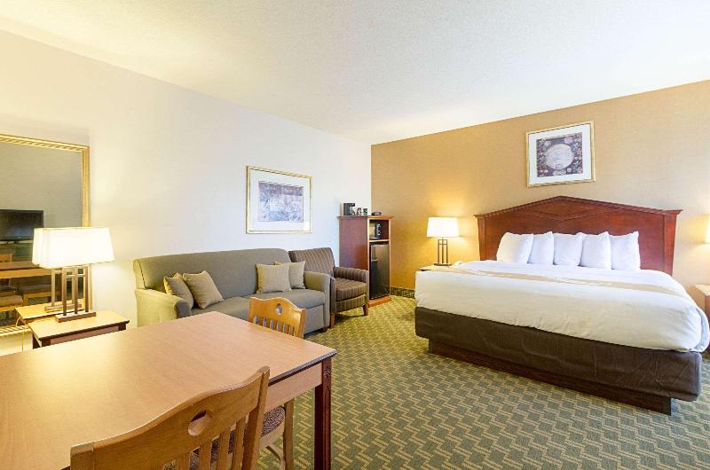 Quality Inn Fairmont image