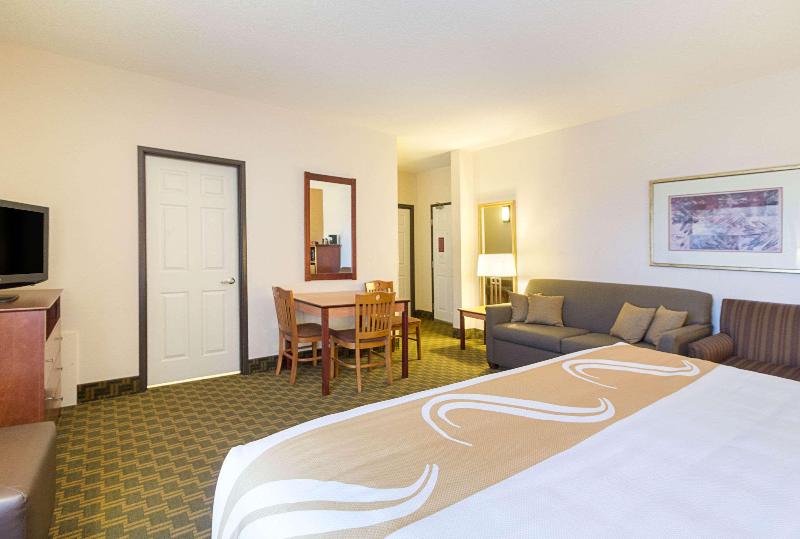Quality Inn Fairmont image