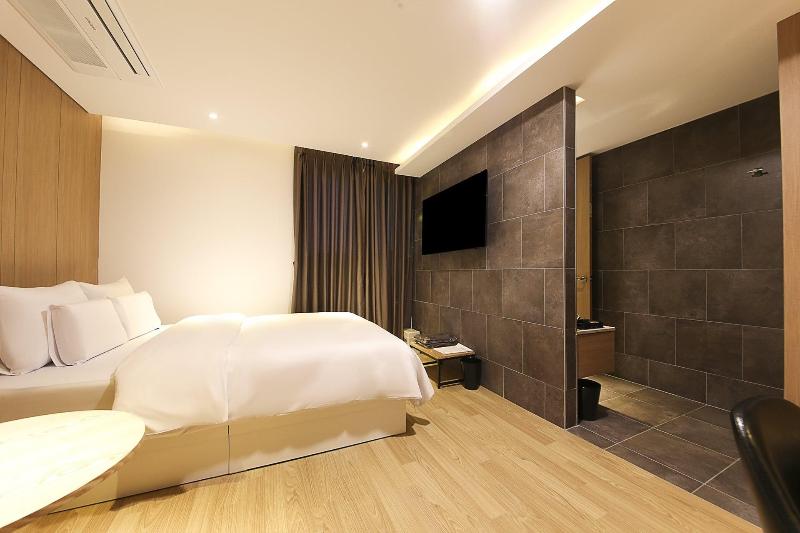 Centralperson Pyeongtaek Hotel image