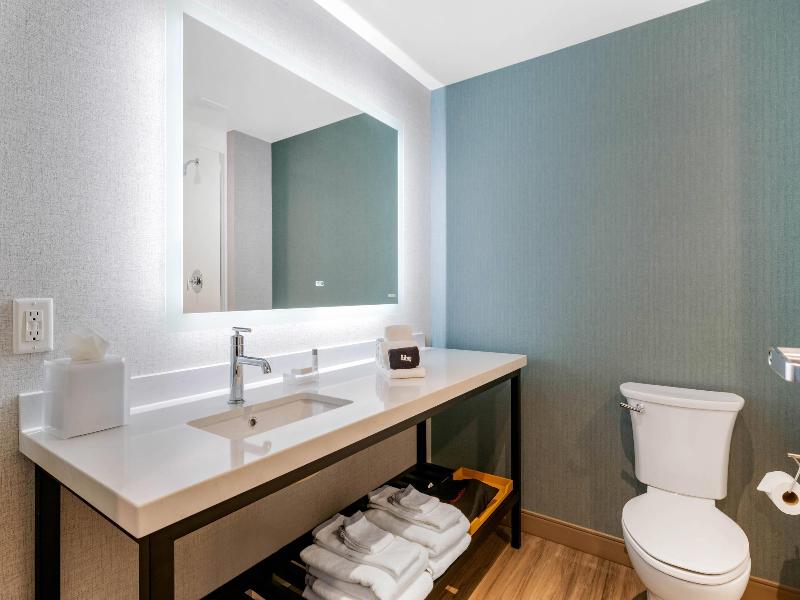 Cambria Hotel Bloomington Mall of America Min Airp image