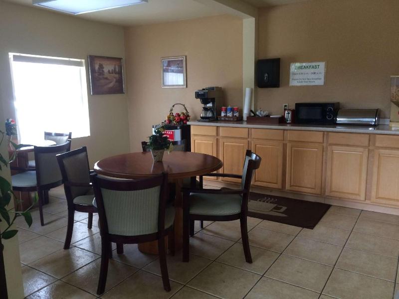 Executive Inn Schulenburg image