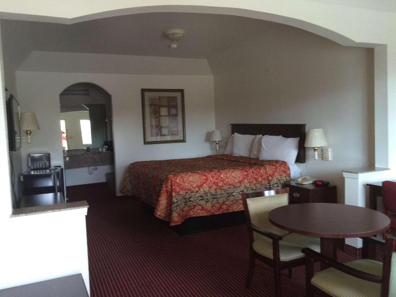 Executive Inn Schulenburg image