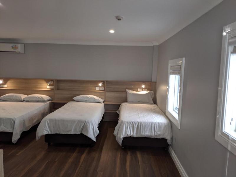 Carnarvon Lodge image