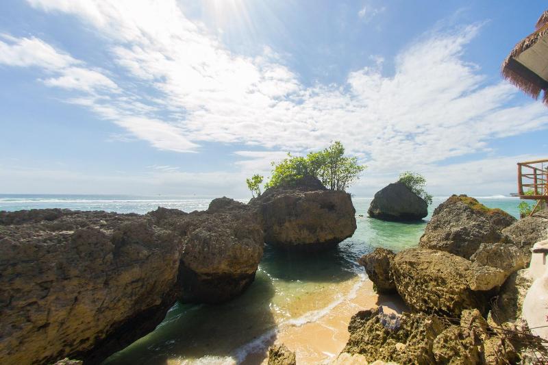 Le Cliff Bali image