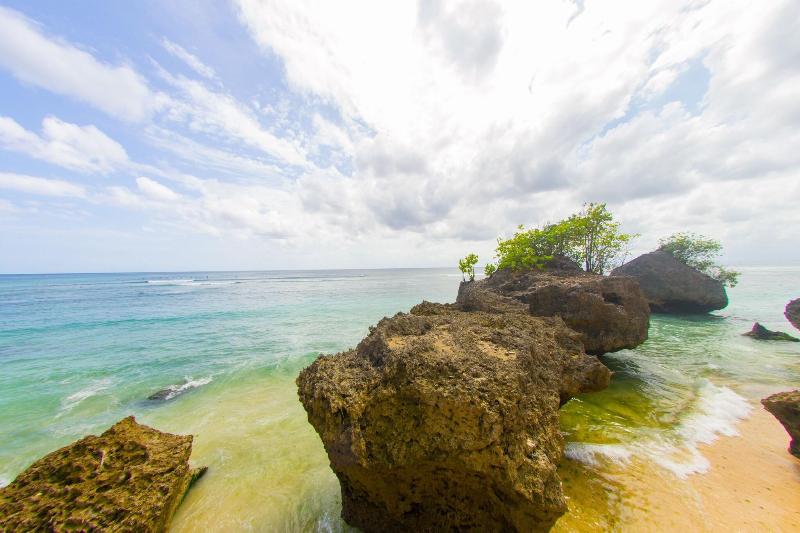 Le Cliff Bali image
