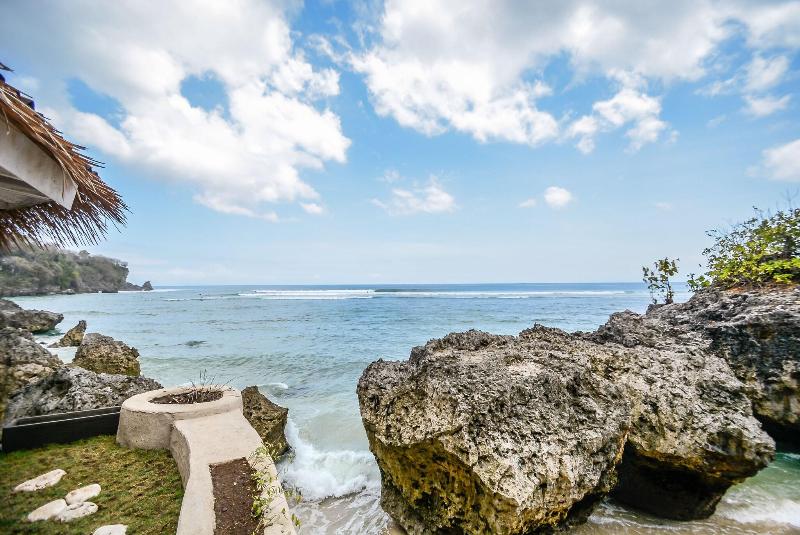Le Cliff Bali image