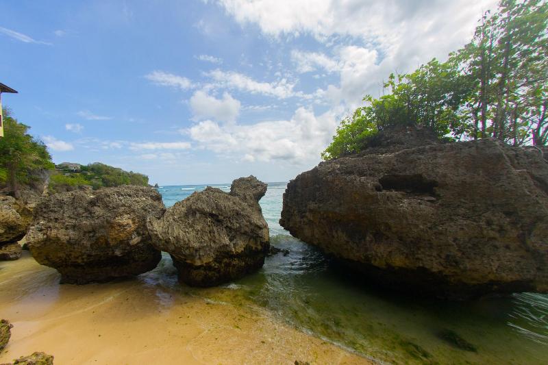 Le Cliff Bali image