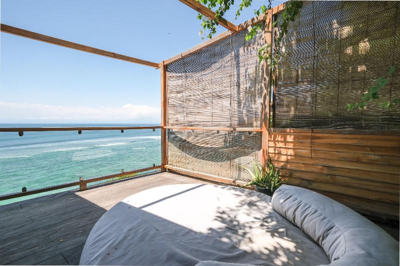 Le Cliff Bali image