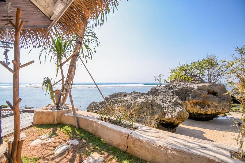 Le Cliff Bali image