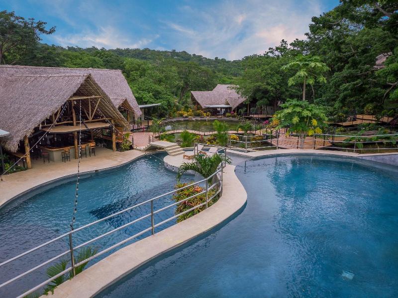 Treecasa Resort image