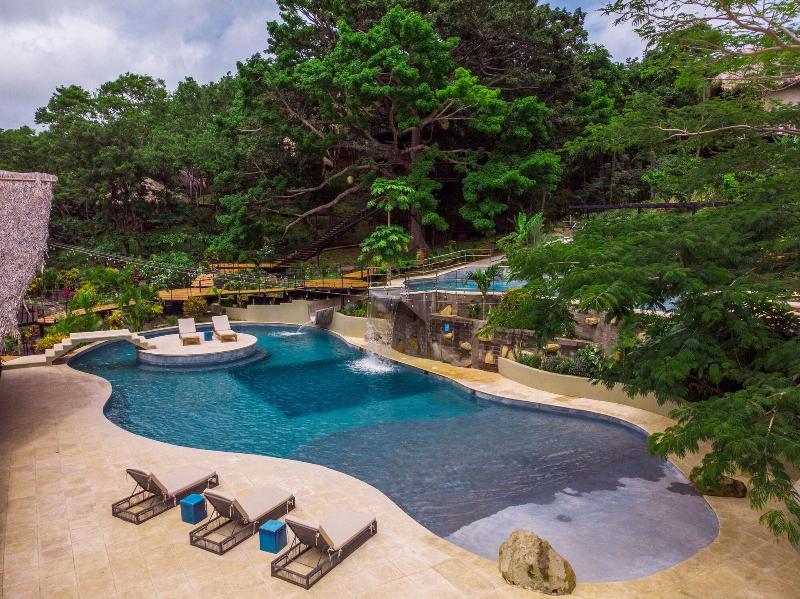 Treecasa Resort image