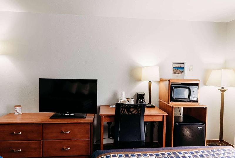 Travelodge By Wyndham Worland image