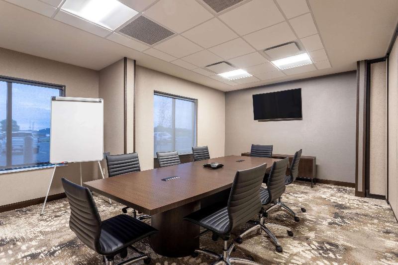 Wingate By Wyndham Angola image