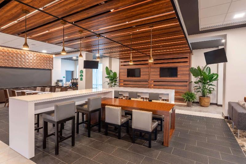 Wingate By Wyndham Angola image