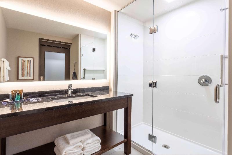 Wingate By Wyndham Angola image