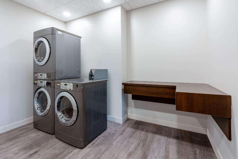 Microtel Inn & Suites By Wyndham Portage La Prairi image