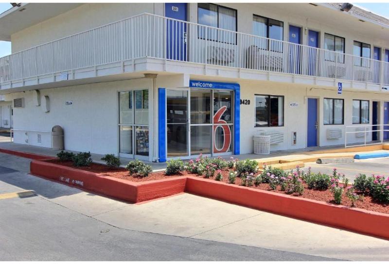 Motel 6 Austin, TX - North