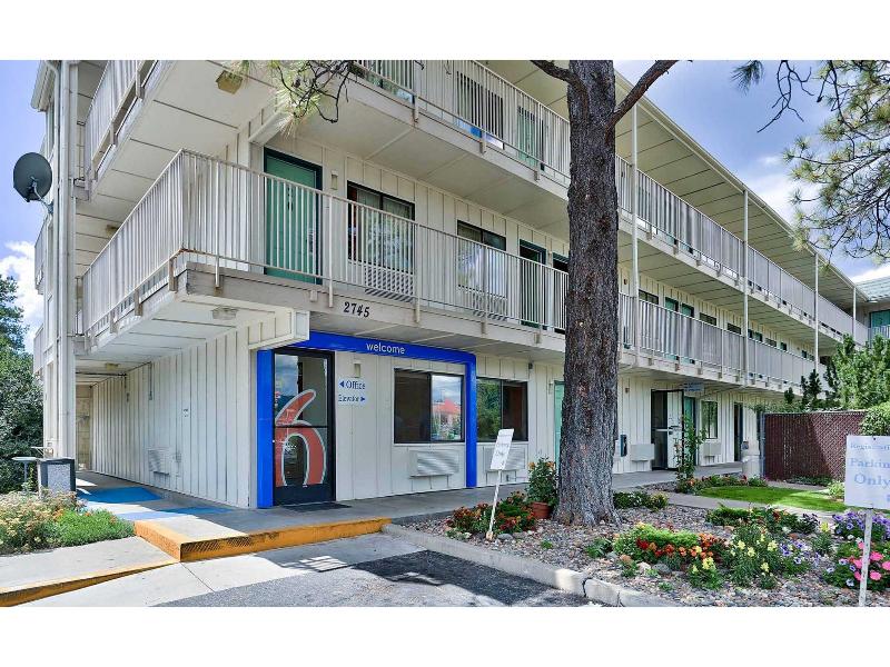 Motel 6-Flagstaff, AZ - West - Woodland Village GA — exterior view
