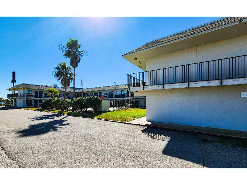 Motel 6-Galveston, TX GA image