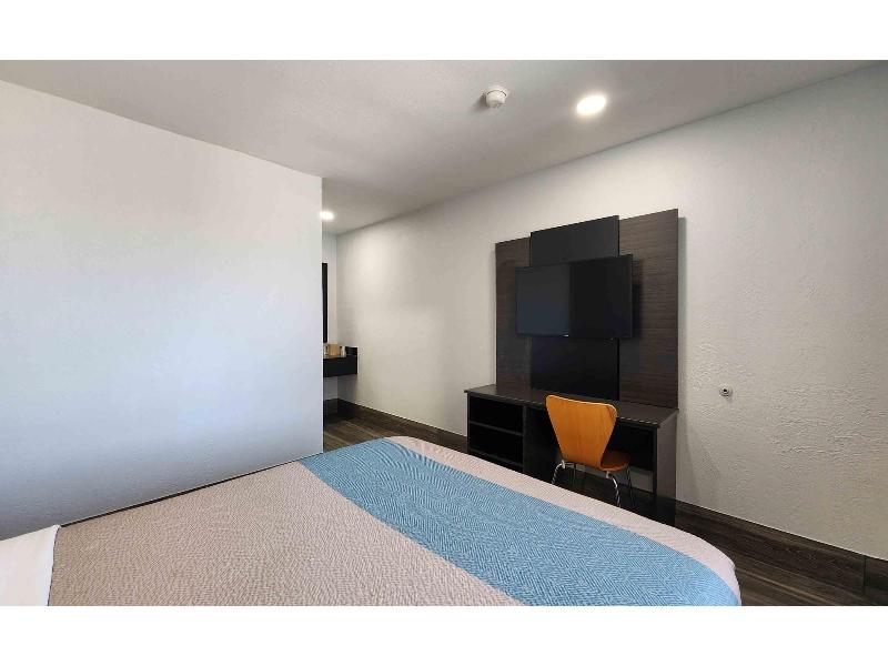 Motel 6-Galveston, TX GA image