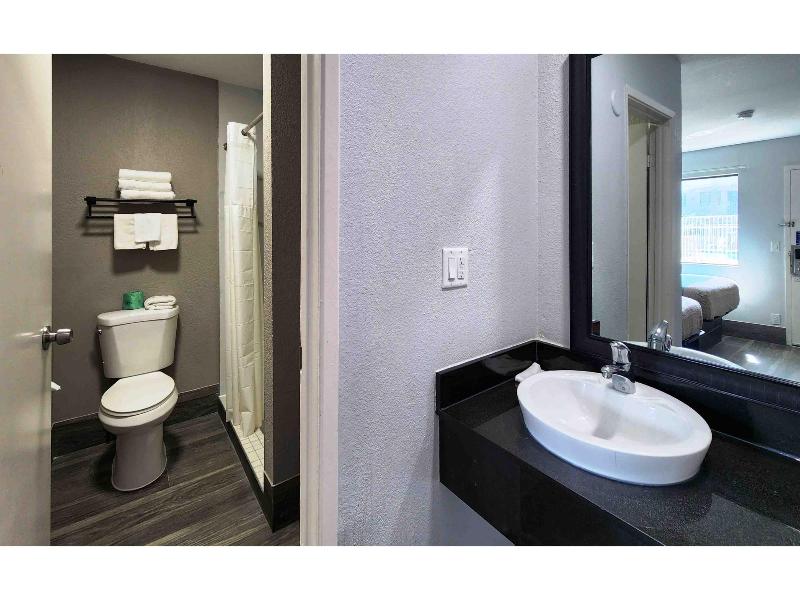 Motel 6-Galveston, TX GA image