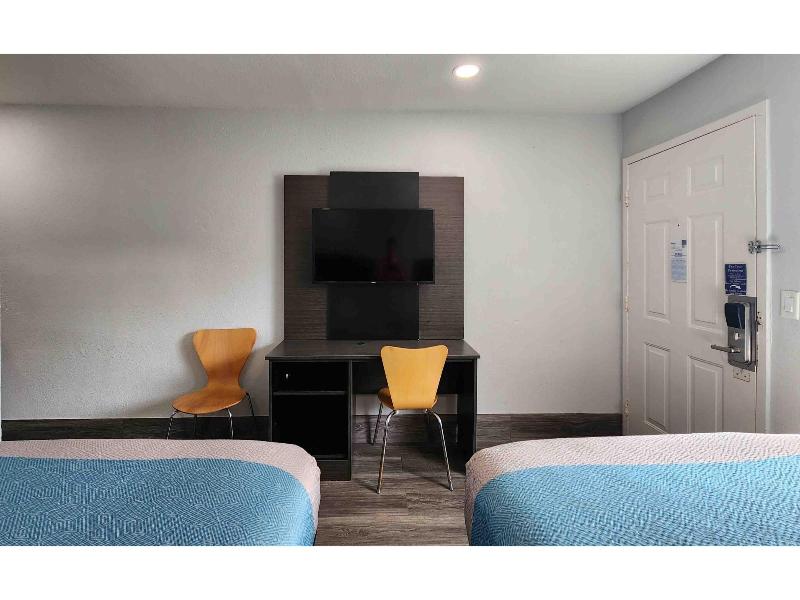 Motel 6-Galveston, TX GA image