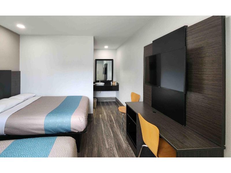 Motel 6-Galveston, TX GA image