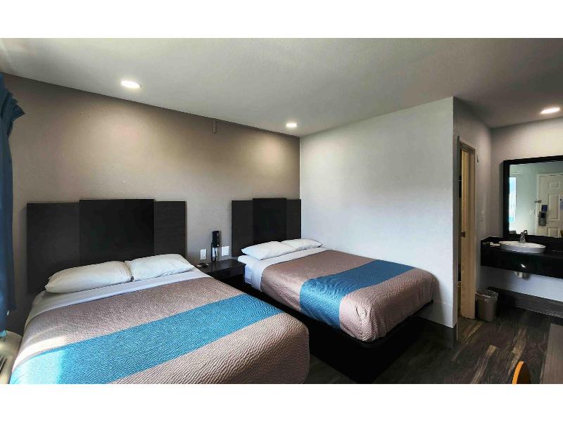 Motel 6-Galveston, TX GA image