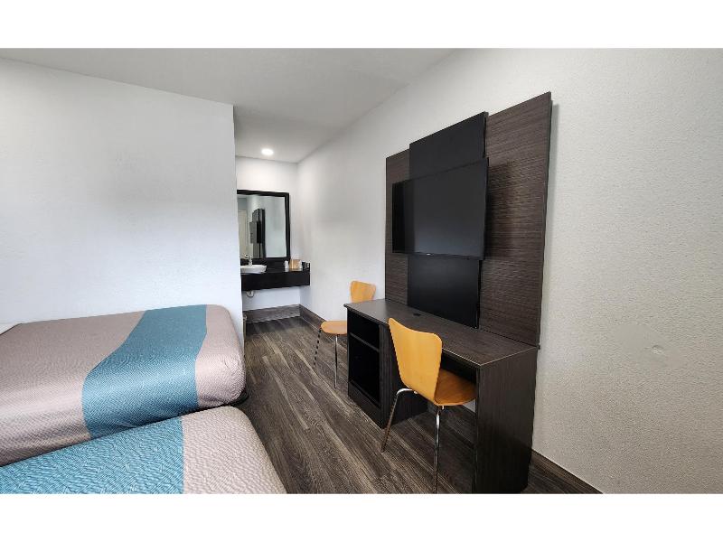 Motel 6-Galveston, TX GA image