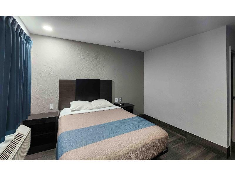 Motel 6-Galveston, TX GA image