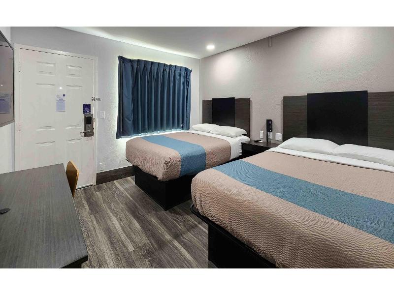 Motel 6-Galveston, TX GA image