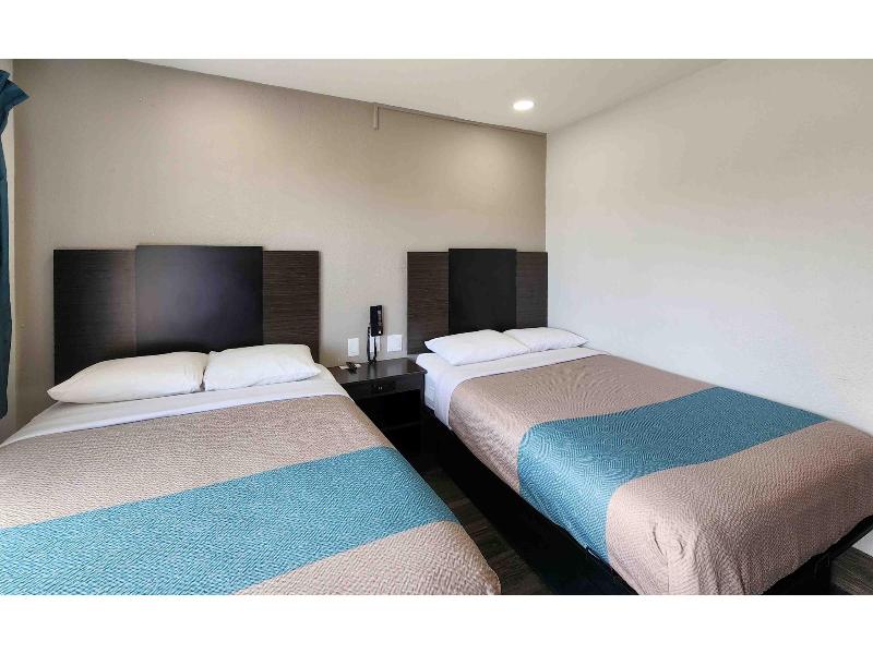 Motel 6-Galveston, TX GA image