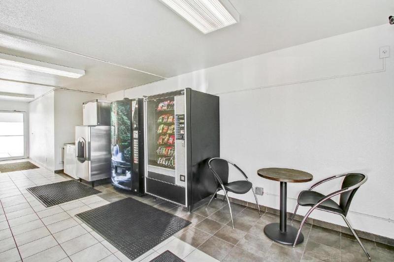 Motel 6 Green Bay, WI