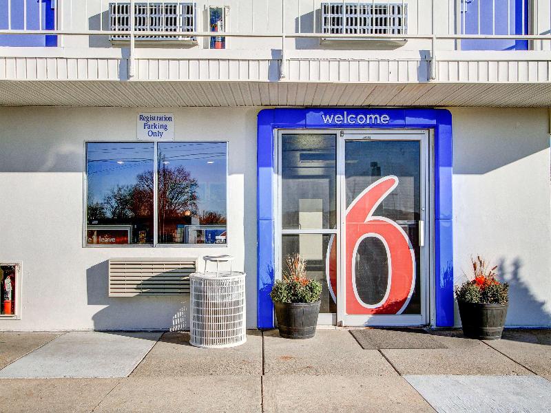 Motel 6 Green Bay, WI image
