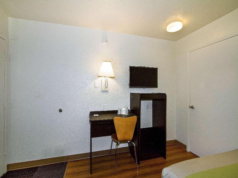 Motel 6 Green Bay, WI image