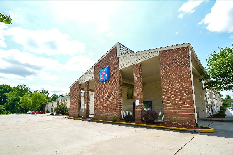 Motel 6 Greensboro Airport image
