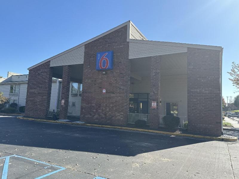 Motel 6 Greensboro Airport image