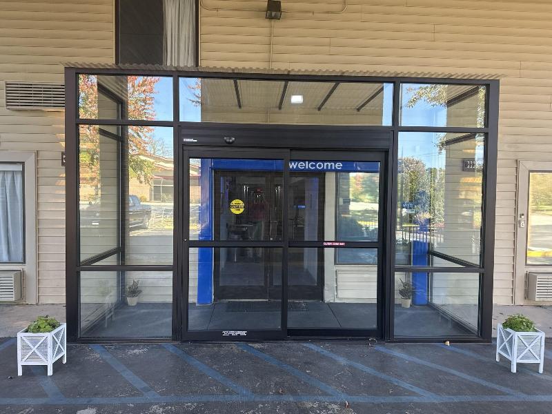 Motel 6 Greensboro Airport image