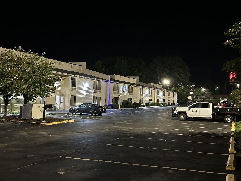 Motel 6 Greensboro Airport image