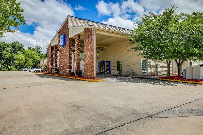 Motel 6 Greensboro Airport image