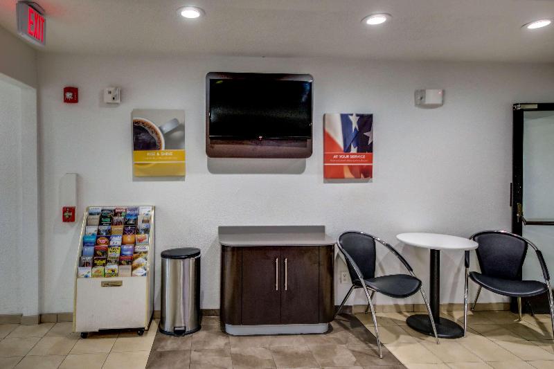 Motel 6 Greensboro Airport image