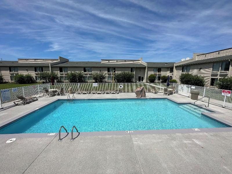 Motel 6 Greensboro Airport image