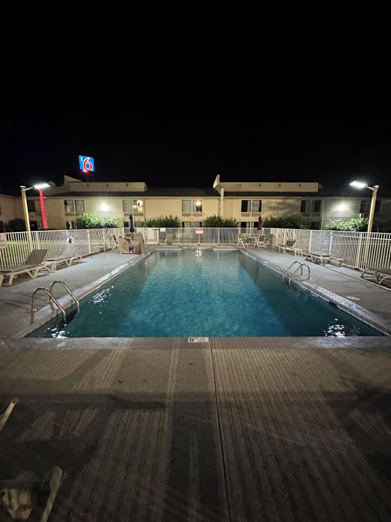 Motel 6 Greensboro Airport image
