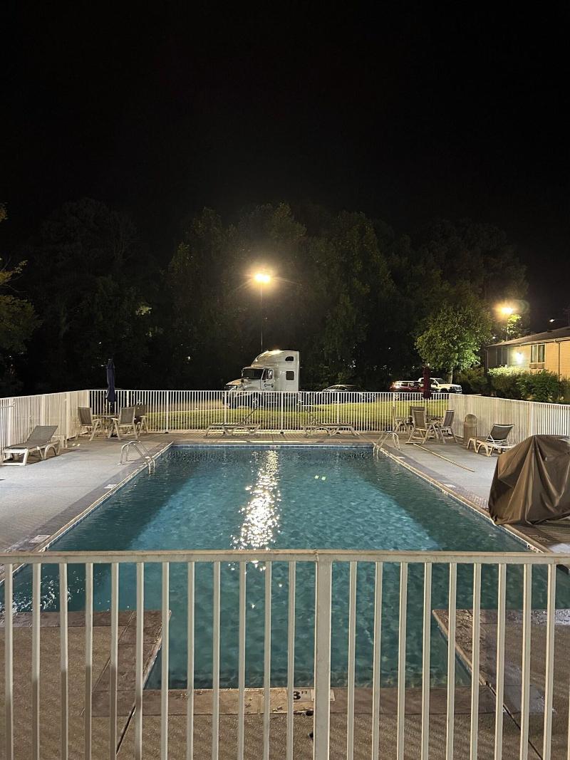 Motel 6 Greensboro Airport image