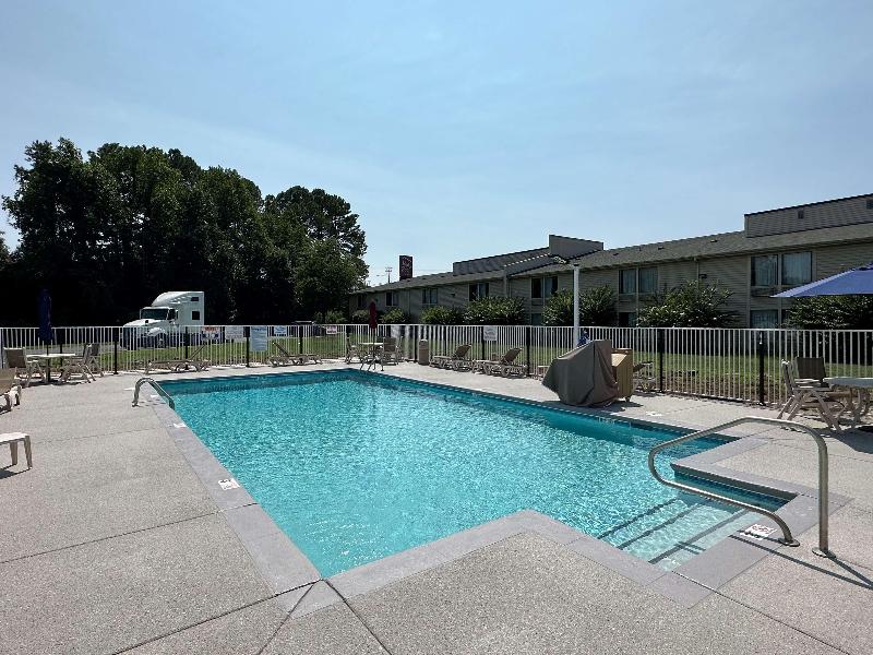 Motel 6 Greensboro Airport image