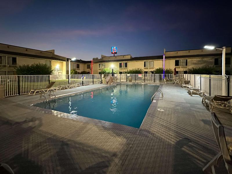 Motel 6 Greensboro Airport image