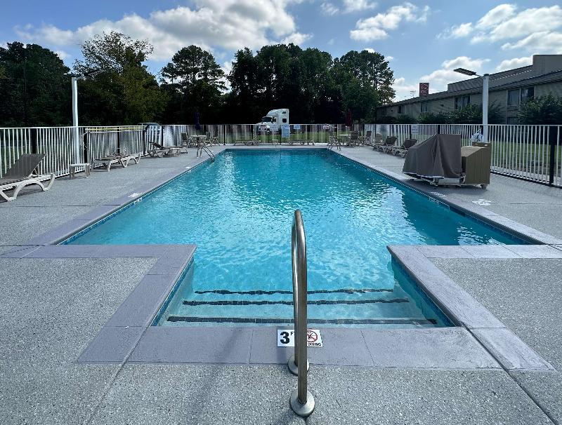 Motel 6 Greensboro Airport image
