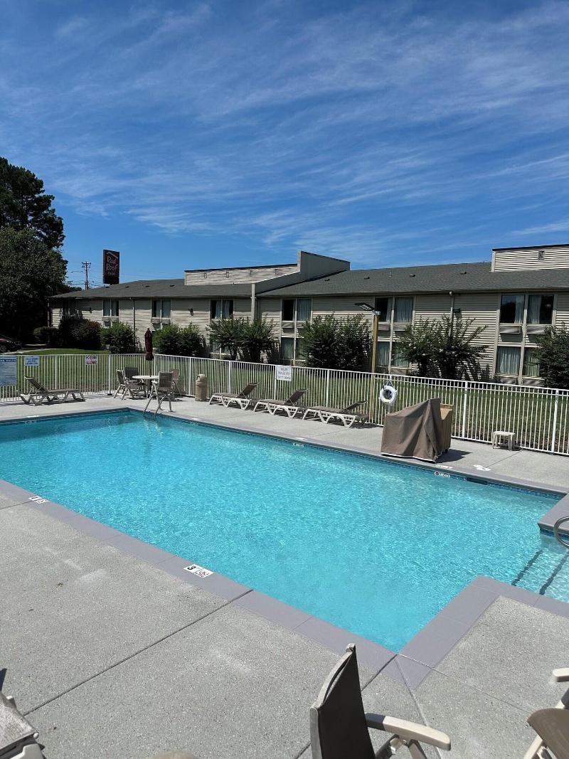 Motel 6 Greensboro Airport image