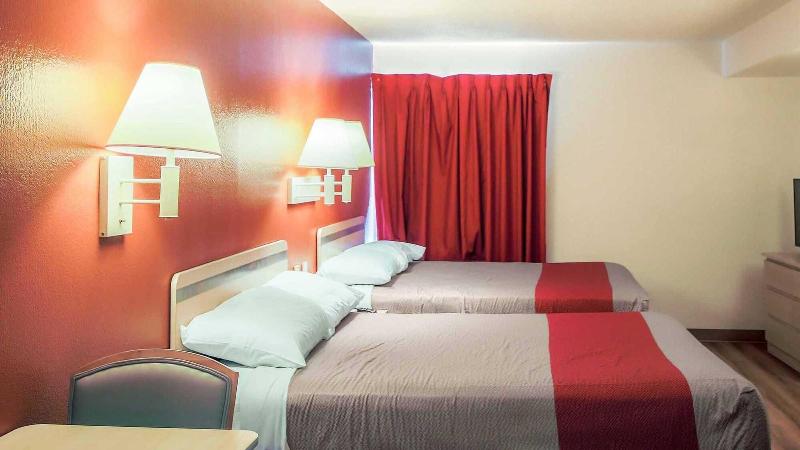 Motel 6 Greensboro Airport image