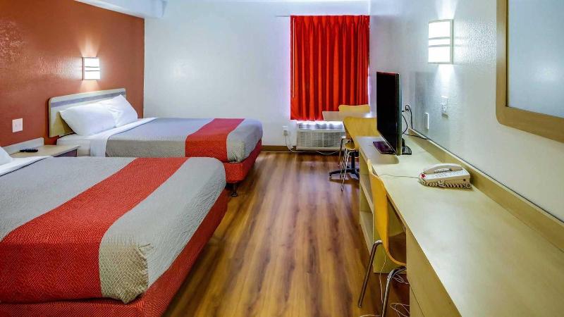 Motel 6 Greensboro Airport image